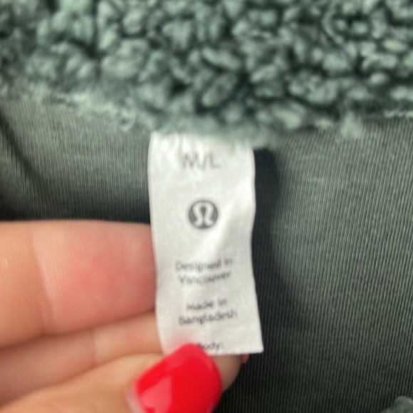 M/L LuLu Scuba Pullover - Picture 2 of 4